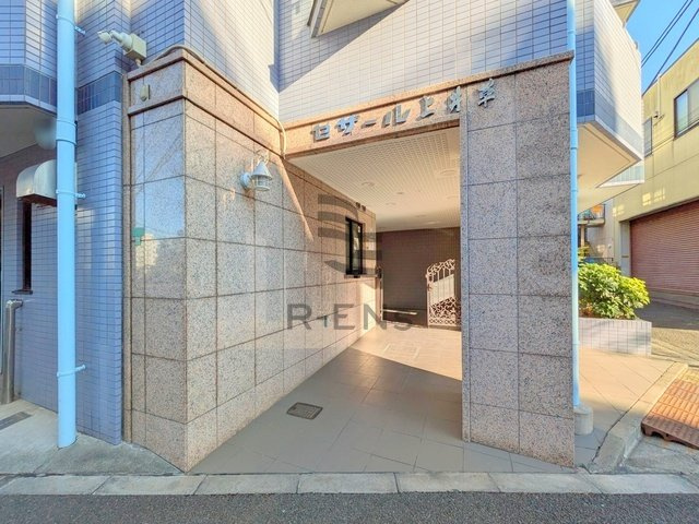  | セザール上井草 | シンプルながら洗練されたデザインが魅力のエントランス