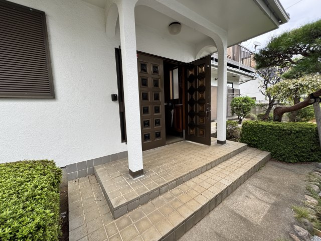 ロコハウスC棟のエントランス