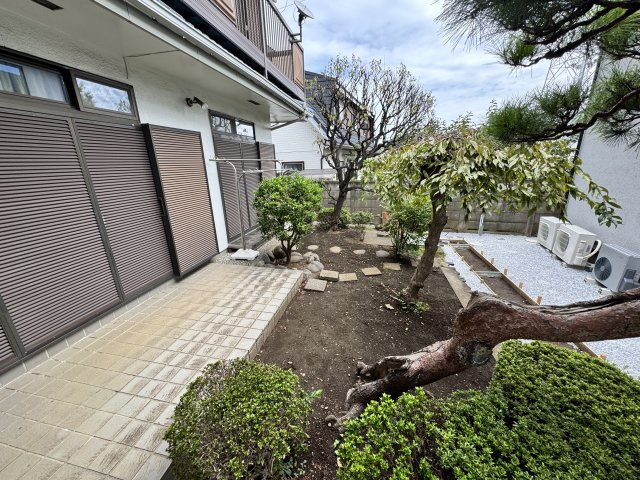 ロコハウスC棟の庭