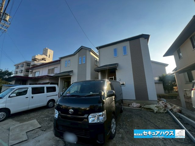 【今からご案内可能】刈谷市沖野町一丁目 全2棟の前面道路含む現地写真|事前予約にて現地ご見学いただけます！お気軽にお問い合わせください♪
■株式会社　セキュアハウス■
住宅ローンに強く、知識、経験豊富なスタッフ在籍
お客様に寄り添い、ご成約後もサポート致します。