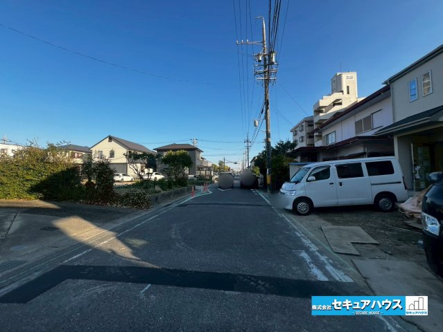 【今からご案内可能】刈谷市沖野町一丁目 全2棟の前面道路含む現地写真|事前予約にて現地ご見学いただけます！お気軽にお問い合わせください♪
■株式会社　セキュアハウス■
住宅ローンに強く、知識、経験豊富なスタッフ在籍
お客様に寄り添い、ご成約後もサポート致します。