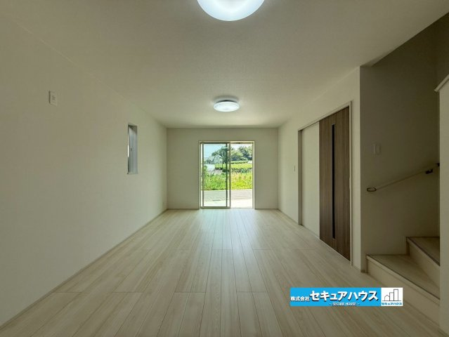 【今からご案内可能】刈谷市沖野町一丁目 全2棟の内観：施工例|【LDKイメージ】
◆日当たりが良く温かい広々リビングは家族の団らんスペースになります。