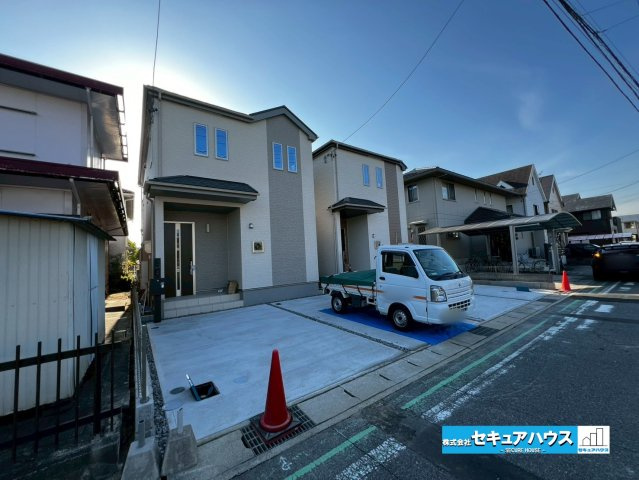 【今からご案内可能】刈谷市沖野町一丁目 全2棟の前面道路含む現地写真|事前予約にて現地ご見学いただけます！お気軽にお問い合わせください♪
■株式会社　セキュアハウス■
住宅ローンに強く、知識、経験豊富なスタッフ在籍
お客様に寄り添い、ご成約後もサポート致します。