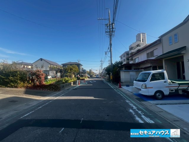 【今からご案内可能】刈谷市沖野町一丁目 全2棟の前面道路含む現地写真|事前予約にて現地ご見学いただけます！お気軽にお問い合わせください♪
■株式会社　セキュアハウス■
住宅ローンに強く、知識、経験豊富なスタッフ在籍
お客様に寄り添い、ご成約後もサポート致します。