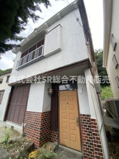 東豊浦町中古戸建の外観|当日予約も大歓迎です！土日祝、雨の日やお子様連れのお客様の送迎も可能ですのでお気になさらずお問合せ下さい。お仕事終わりのお時間にも柔軟に対応致しますのでお気軽にお申し付け下さいませ。
