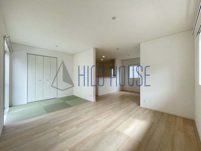 クレイドルガーデン川越市かし野台第2 2号棟の居間・リビング