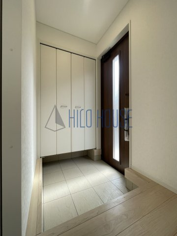 クレイドルガーデン川越市かし野台第2 2号棟の玄関