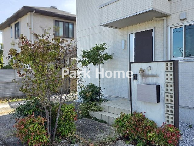 香南市野市町西野　中古戸建ての玄関