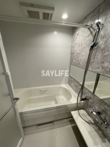 ＆　FUMINOSATOの浴室