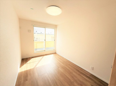 【洋室】 | 【仲介手数料２７０万円が無料！！】■フルリフォーム済■おしゃれなデザイン空間 | 【諸費用２７０万円ＯＦＦです！！】
■フルリフォーム済！
■おしゃれなデザインの空間！
■陽当り良好！
■３ＬＤＫ＋車庫
■高台
■内覧可