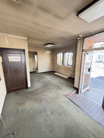 【玄関】 | 山鹿市鹿校通2丁目店舗