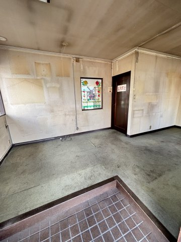 【玄関】 | 山鹿市鹿校通2丁目店舗 | 玄関ホール