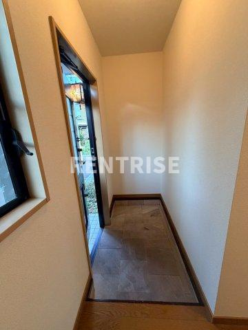 メゾンルミエールの玄関