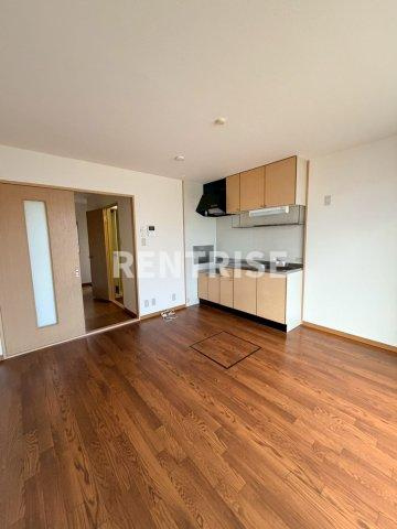 メゾンルミエールの居間・リビング