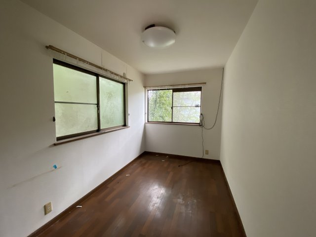 長生郡白子町剃金戸建の洋室