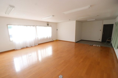 【内装】 | 母原倉庫付事務所