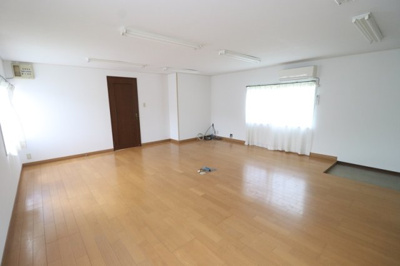 【内装】 | 母原倉庫付事務所