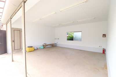 【内装】 | 母原倉庫付事務所