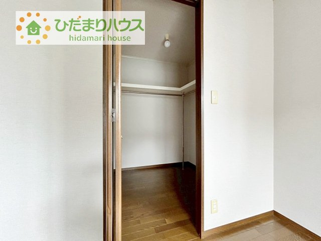 【収納】 | 我孫子市新木野3丁目　中古戸建 | 新婚さんにおすすめ！奥様に喜ばれる収納たっぷりのウォークインクローゼット付です☆