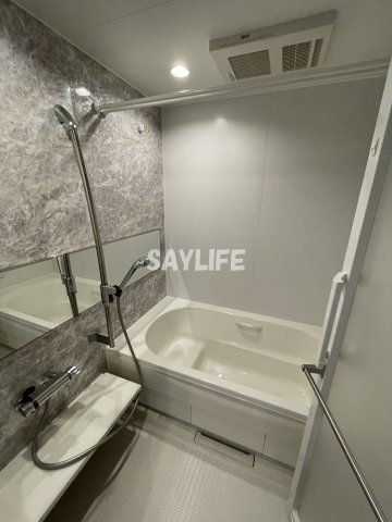 ＆　FUMINOSATOの浴室