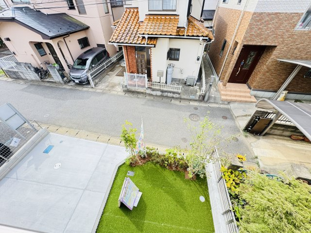 柏市布施新築戸建【富勢西小学校：9分】の前面道路含む現地写真|バルコニーより道路側眺望・南道路で日当たり良好♪