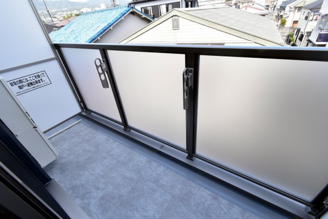 Lustore西宮北口のバルコニー