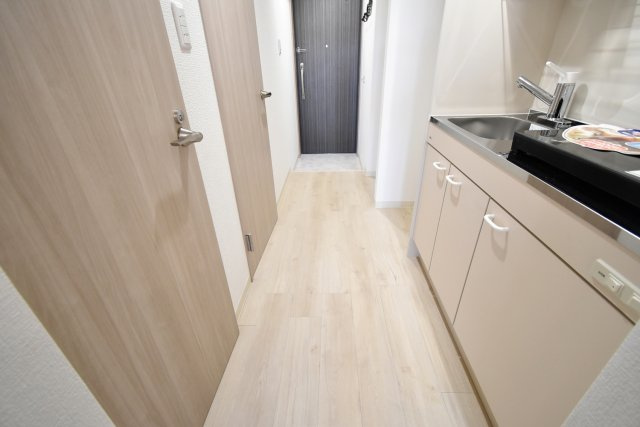 Lustore西宮北口の内装|クロスや床はパターンいろいろあります