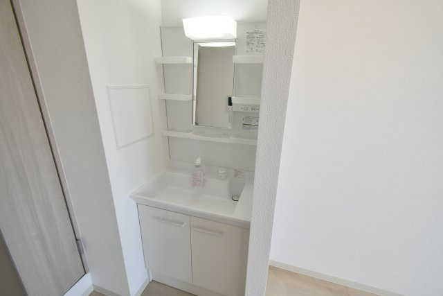 Lustore西宮北口の洗面所