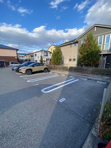 ManoirⅡの駐車場