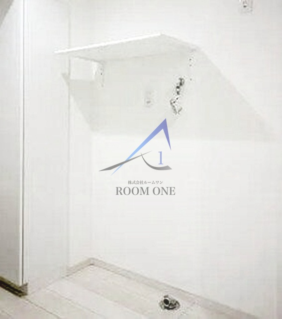 ヒルトップクラブハウス横浜山手の設備|洗濯機置き場です。