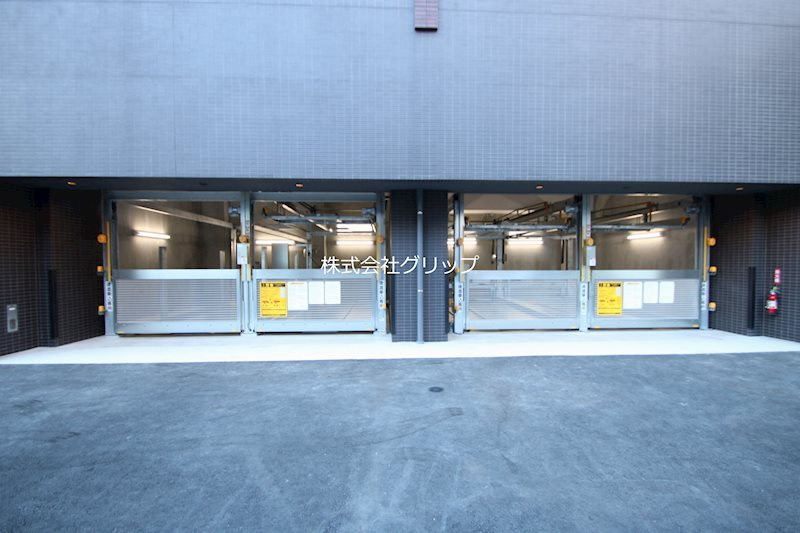 Le'a GRANDE横濱戸部の駐車場