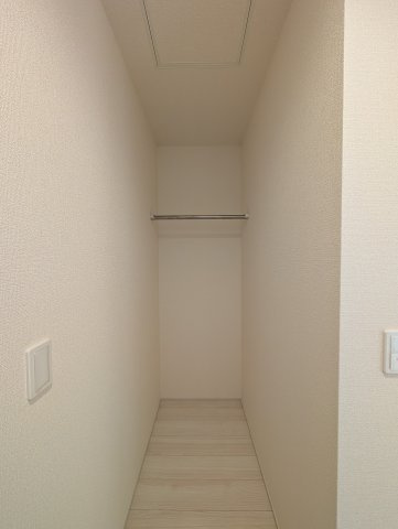 【ランドリースペース】 | リーブルガーデン.S高崎市上小鳥町第6ー① | 玄関横のファミリークローク♪