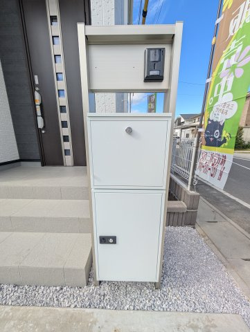 【設備】 | リーブルガーデン.S高崎市上小鳥町第6ー① | 宅配ボックスも標準装備♪