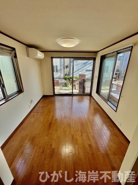 藤沢市羽鳥5丁目　中古戸建の居間・リビング|10帖　DK 