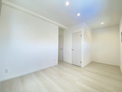 【洋室】 | 嘉手納屋良（全6棟）3・4号棟 | 4号棟　洋室8.1帖＋WIC付き♪