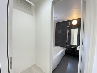 【脱衣所】 | 嘉手納屋良（全6棟）3・4号棟 | 4号棟　使いやすい脱衣場♪