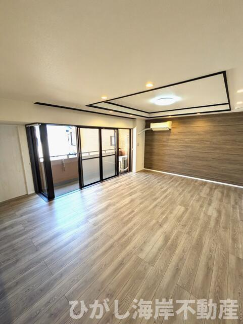 ライオンズテラス鵠沼の居間・リビング|新規リフォーム完了！　２２帖　LDK