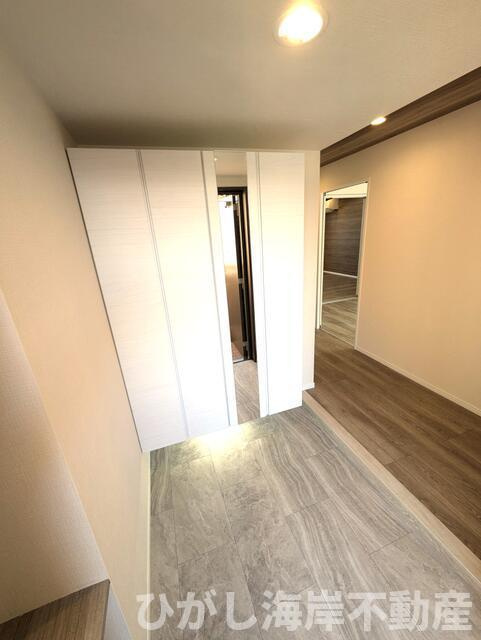 ライオンズテラス鵠沼の玄関|新規リフォーム完了！　玄関