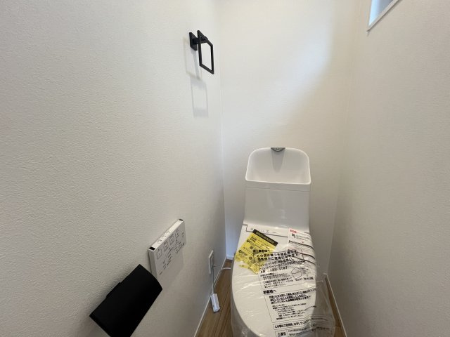 コンパクトサイズでも３ＬＤＫ♪この位でもイイよね！【鶴見区北寺尾6丁目】新築戸建のトイレ|清潔感のあるトイレです