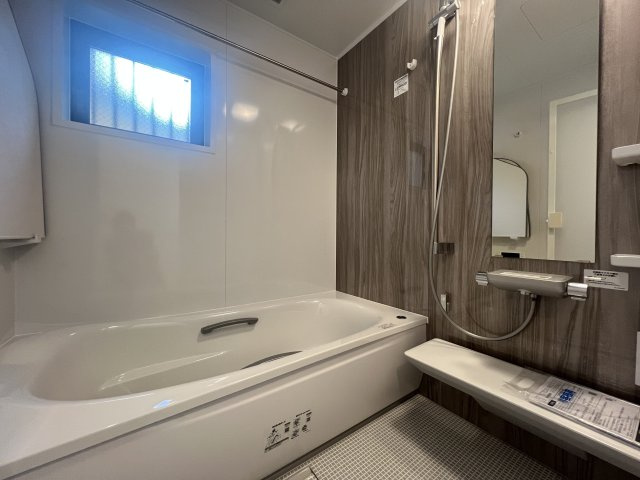 コンパクトサイズでも３ＬＤＫ♪この位でもイイよね！【鶴見区北寺尾6丁目】新築戸建の浴室|コンパクトで使いやすいお風呂です