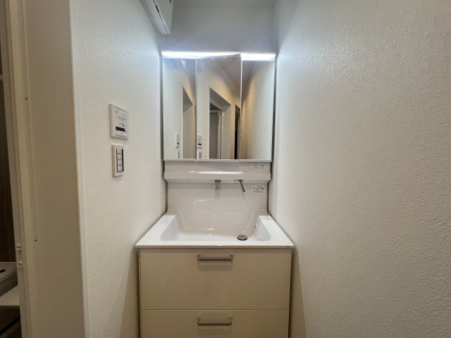 コンパクトサイズでも３ＬＤＫ♪この位でもイイよね！【鶴見区北寺尾6丁目】新築戸建の独立洗面台|独立洗面台、朝の身支度には欠かせません