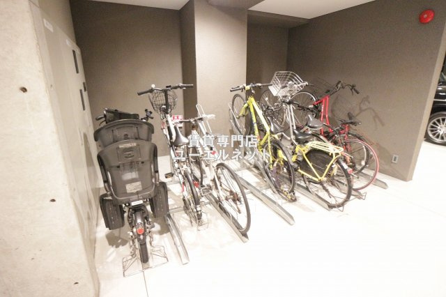 【その他共用部分】 | Laughter | 自転車通勤にも便利な駐輪場付き♪