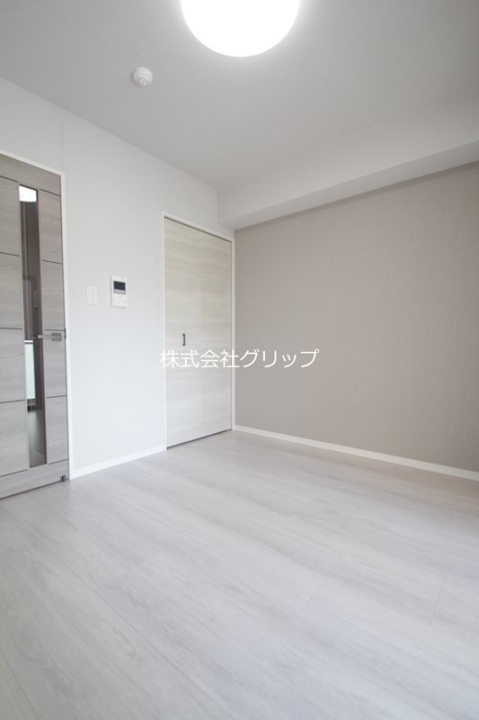 Le'a横濱コアフォートの洋室