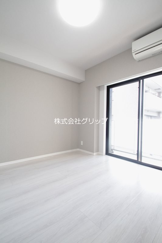 Le'a横濱コアフォートの洋室
