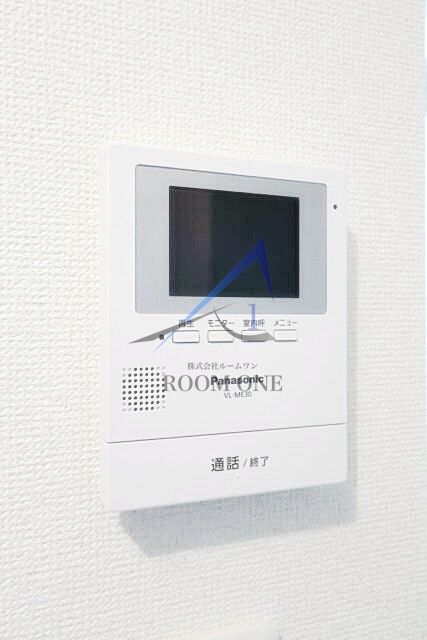 セザール第三鶴見のセキュリティ|モニター付きインターホンです。