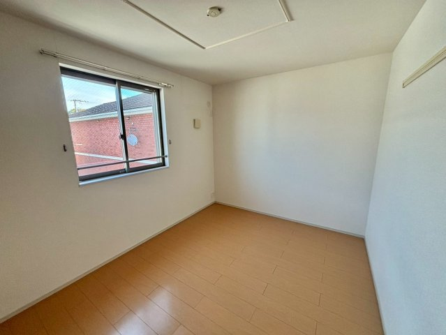 ベルファミーユⅡの洋室