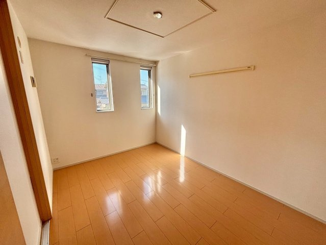 ベルファミーユⅡの洋室