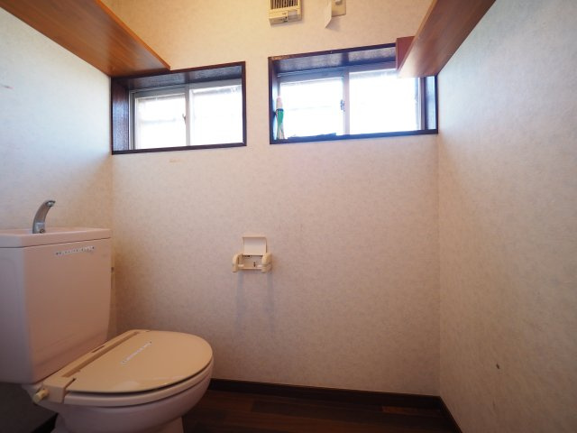 【トイレ】 | 【中古戸建住宅】大仙市大曲あけぼの町６LDK 中古戸建て住宅 大曲小学校800m 大曲の花火会場目の前200m車庫あり