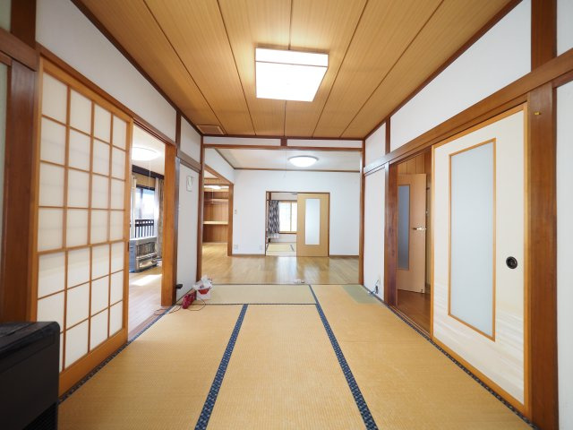 【和室】 | 【中古戸建住宅】大仙市大曲あけぼの町６LDK 中古戸建て住宅 大曲小学校800m 大曲の花火会場目の前200m車庫あり