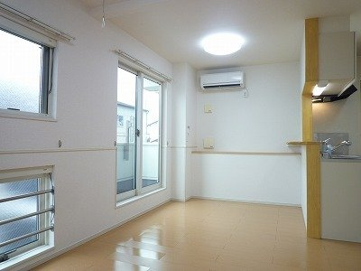 ライジングコート　Ⅰの居間・リビング